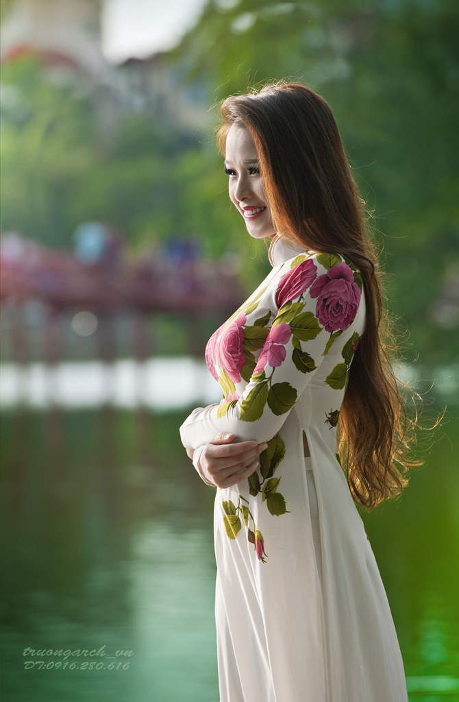 商务旅游和女老板戴的帽子